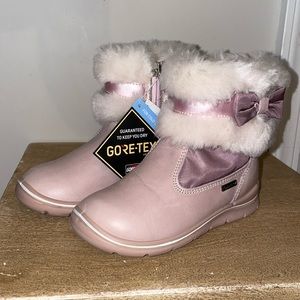 Primigi little girls winter/snow boot. Brand new with tags